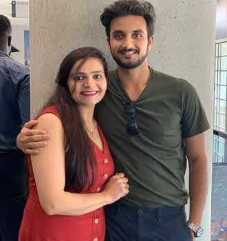 Harshal Patel with his sister
