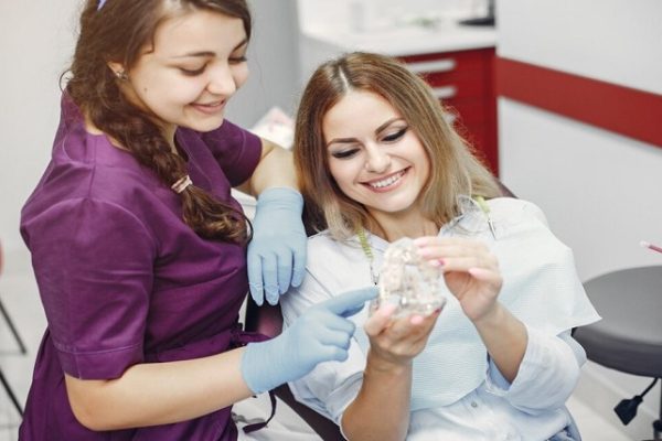 How To Choose Teeth Whitening Gels For Your Salon Business