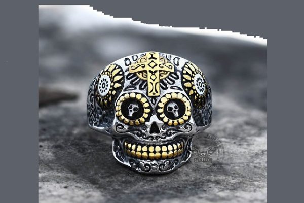 What are some famous skull ring designs and their significance in popular culture?