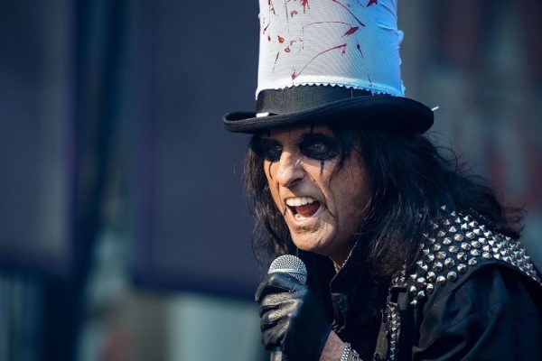 Alice Cooper Net Worth: Biography, Career, Family, Physical Appearances and Social Media