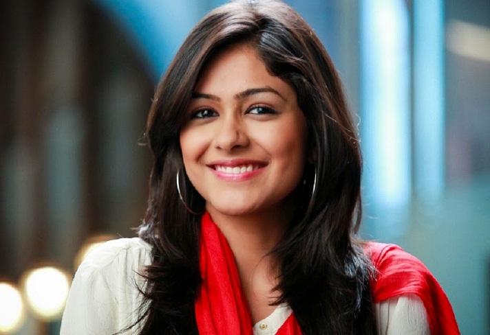 You are currently viewing Mrunal Thakur Net Worth: Biography, Career, Family, Physical Appearances and Social Media