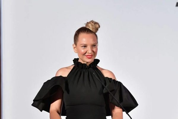 Sia Net Worth: Biography, Career, Family, Physical Appearances and Social Media