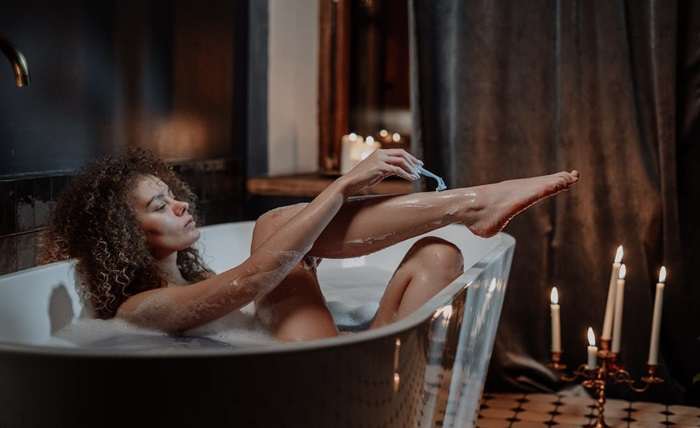 You are currently viewing A Woman’s Guide to Safely Remove Body Hair: 5 Tips