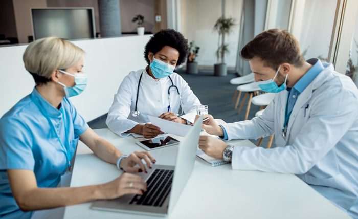 You are currently viewing How to Navigate Healthcare Review Sites?