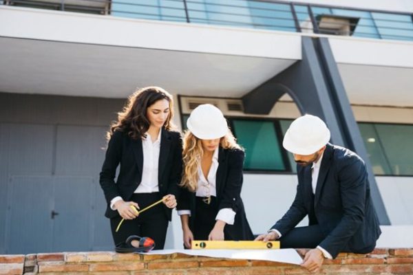 The Advantages of Hiring a Local Construction Company