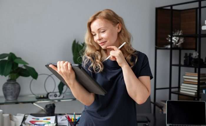 You are currently viewing Unveiling the Power of Art Therapy for Women in Managing Anxiety