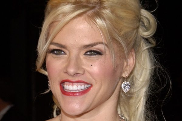Anna Nicole Smith Net Worth: Biography, Career, Family, Physical Appearances and Social Media