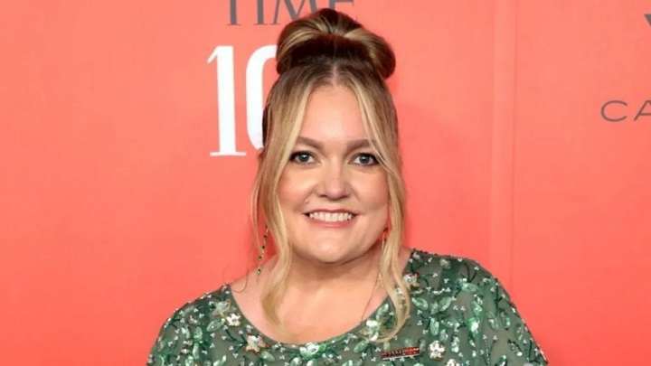You are currently viewing Colleen Hoover Net Worth: Biography, Career, Family, Physical Appearances and Social Media
