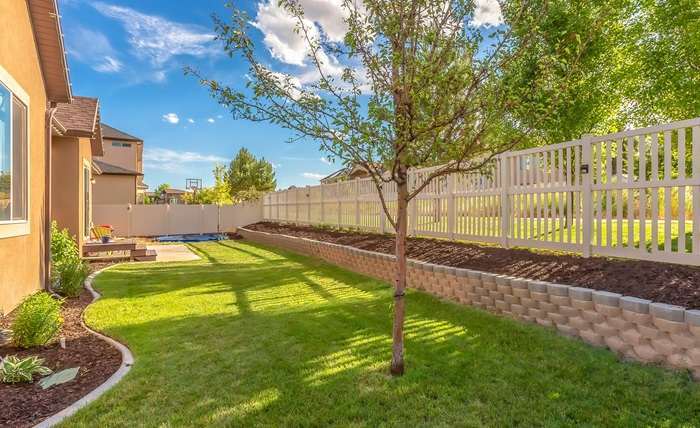 You are currently viewing Guardians of Your Space: A Comprehensive Guide on How to Maintain Your Fence