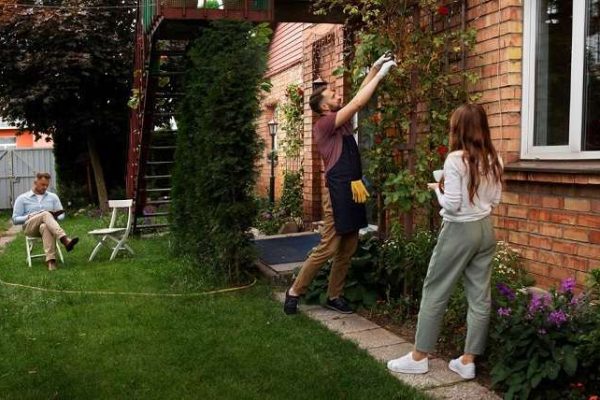 Curb Appeal Magic: Transforming Your Home’s Exterior