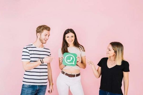 Exploring FMWhatsApp APK: Download, Features, and Comparison with WhatsApp
