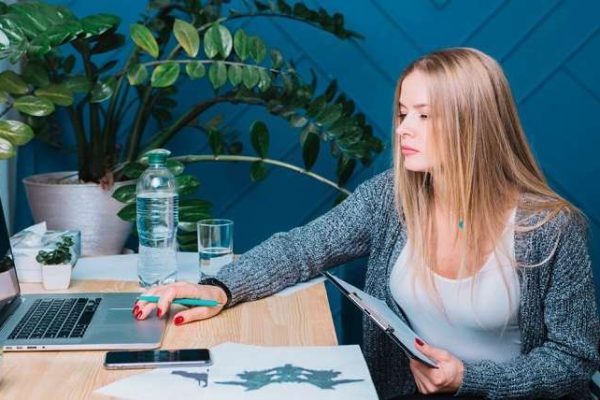 Financial Health and Psychic Guidance: Choosing the Right Online Reading Site