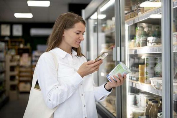 How To Select the Best Commercial Display Fridge: A Comprehensive Guide for 2024