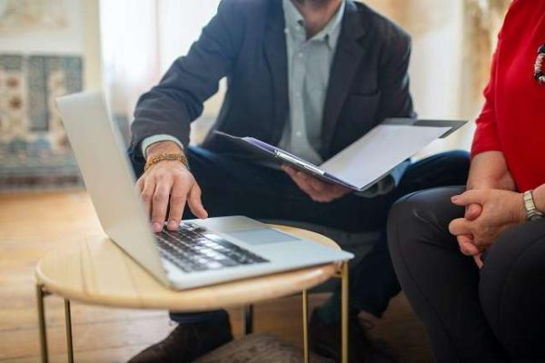 10 Ways to Help a Loved One with Financial Struggles