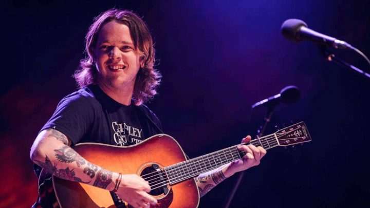 You are currently viewing Billy Strings Net Worth: A Bluegrass Virtuoso’s Journey