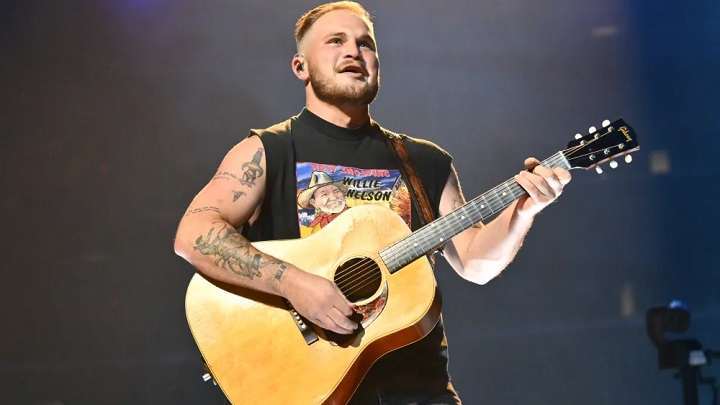 You are currently viewing Zach Bryan: Unraveling the Success of the Rising Country Star
