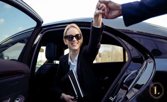 You are currently viewing Smooth Airport Rides in New York with Black Car Service by Lux