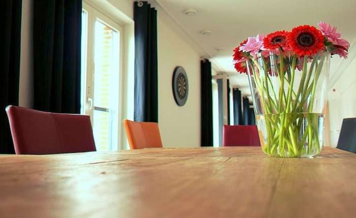 You are currently viewing 4 Things to Consider Before Buying a Wood Table
