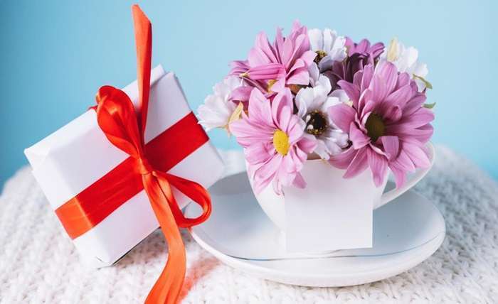 You are currently viewing 20 Beautiful Flowers to Celebrate an Expecting Mother in India