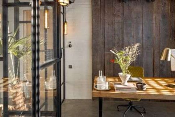 Why Your Business Should Consider Custom Office Cabinets: 6 Key Industries