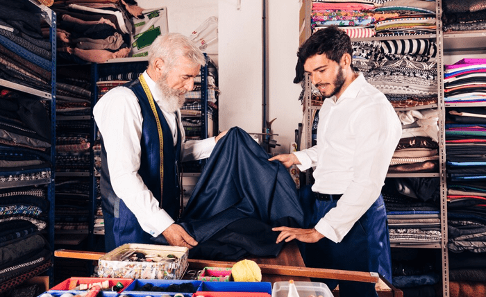 You are currently viewing The Top 5 Mistakes Men Make When Buying a Thobe (And How to Avoid Them)