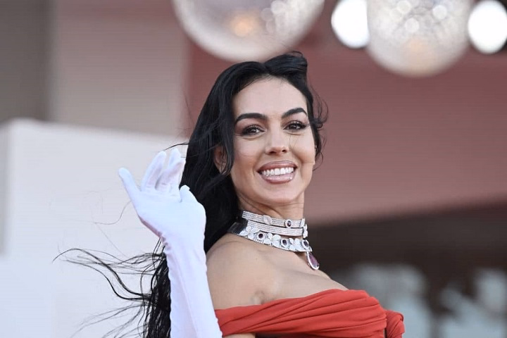 You are currently viewing Georgina Rodríguez Net Worth: Age, Height, Weight, Wiki, Biography, Family and More