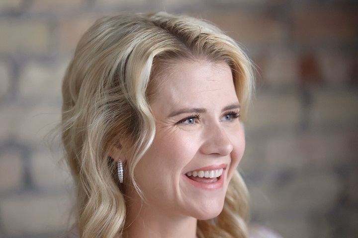 You are currently viewing Elizabeth Smart Net Worth: Age, Height, Weight, Wiki, Biography, Family and More